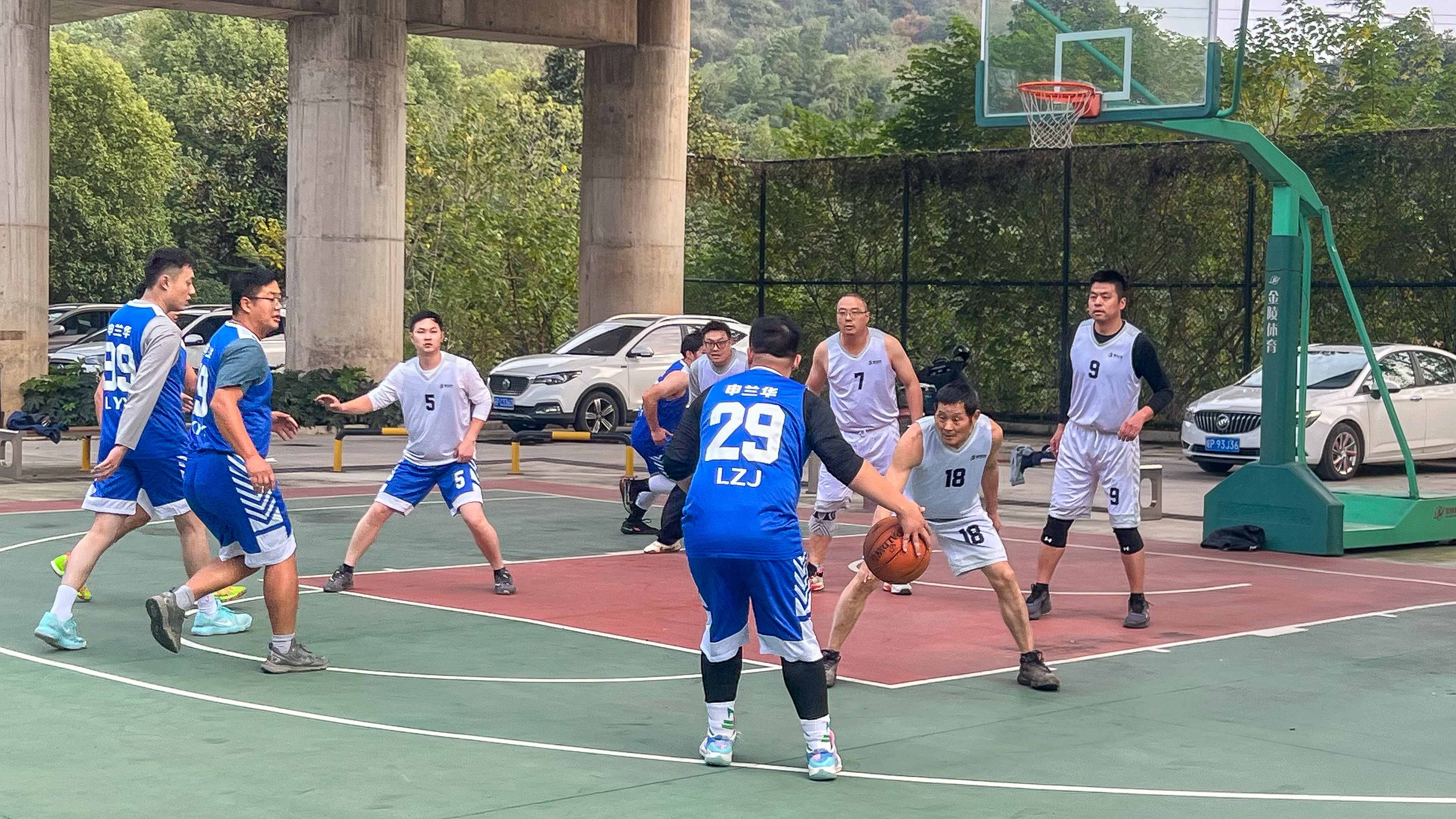 热血赛场燃激情 凝心聚力展风采(图1) a6eca590cf91c78bc76712e347a77729.jpg