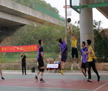 激扬青春 拼搏球场(图1)