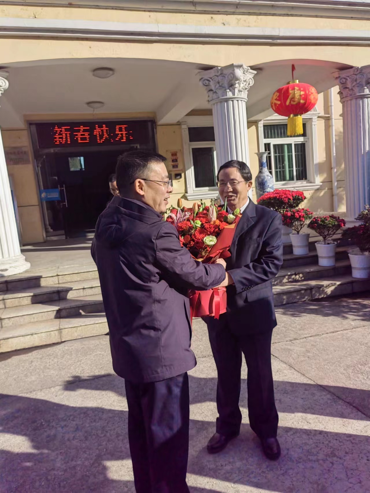 敢拼敢抢敢作为 奋进拼搏见业绩(图1)